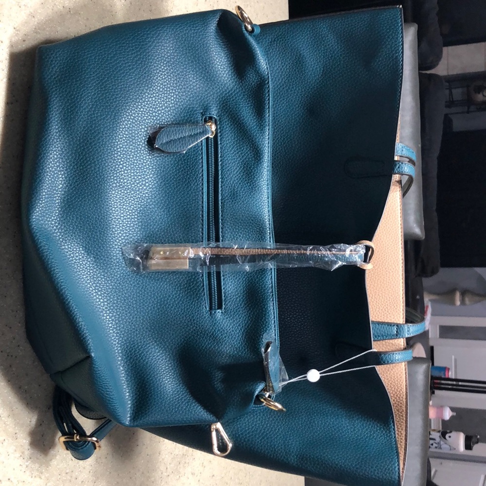 Brand New Sondra Robert's Tote and Travel Bag